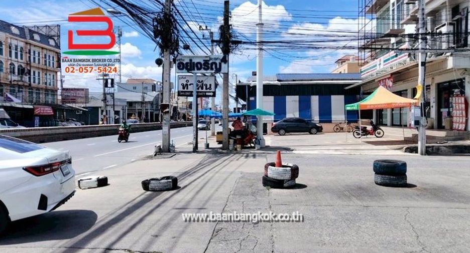 For sale 4 bedrooms townhouse in Lam Luk Ka, Pathum Thani