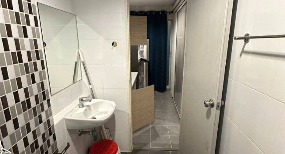 Wohnung zum Kauf mit 1 Zimmer in Mueang Pathum Thani, Pathum Thani
