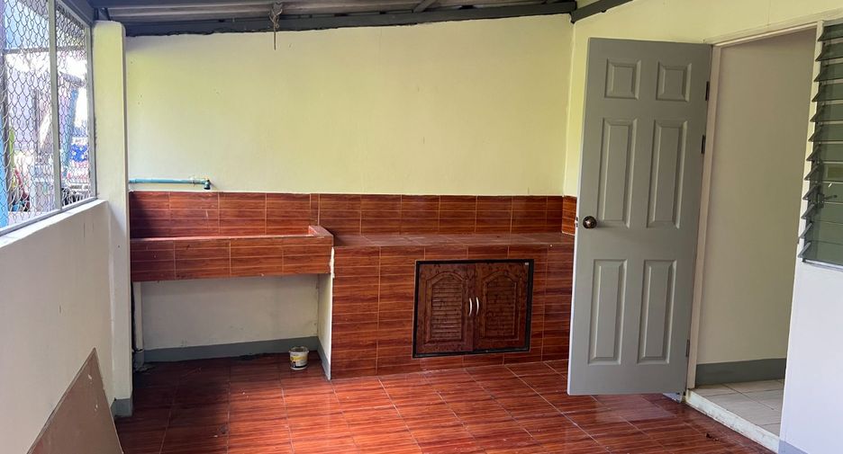 For sale 1 bed retail Space in San Sai, Chiang Mai
