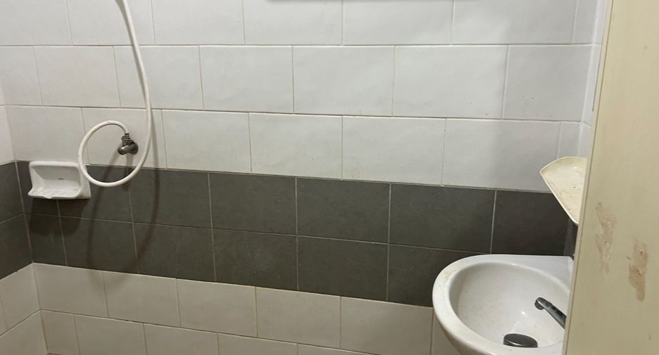 For sale 1 bed retail Space in San Sai, Chiang Mai