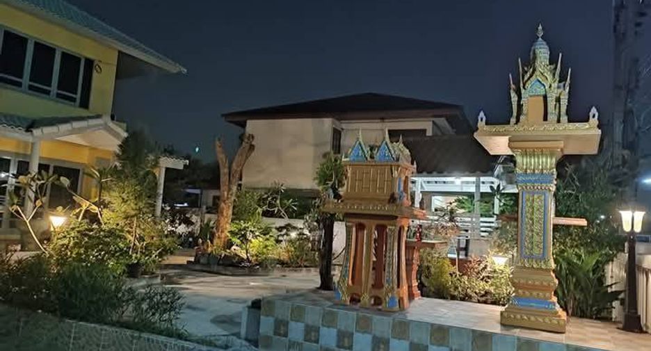 出售 6 卧室 独立屋 在 Mueang Pathum Thani, Pathum Thani