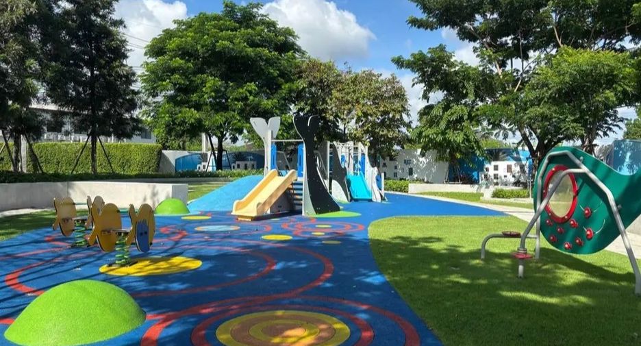 Casa en alquiler de 3 habitaciones en Lat Krabang, Bangkok