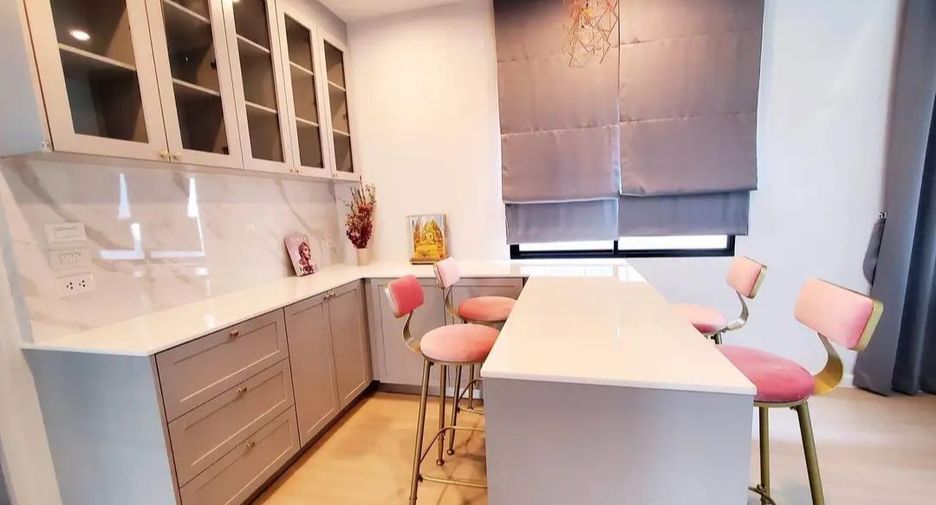 Casa en alquiler de 3 habitaciones en Lat Krabang, Bangkok