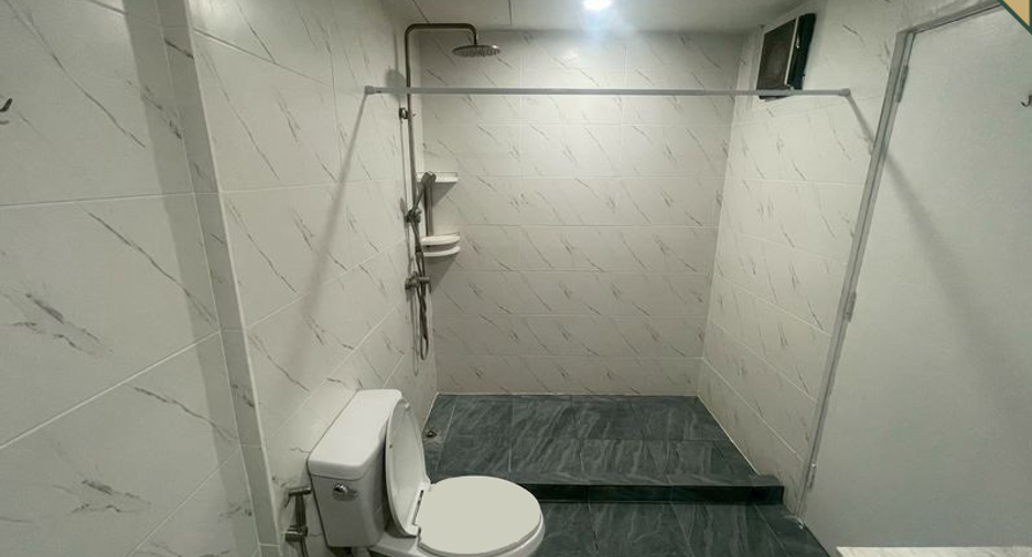 For sale 3 bedrooms condo in Watthana, Bangkok