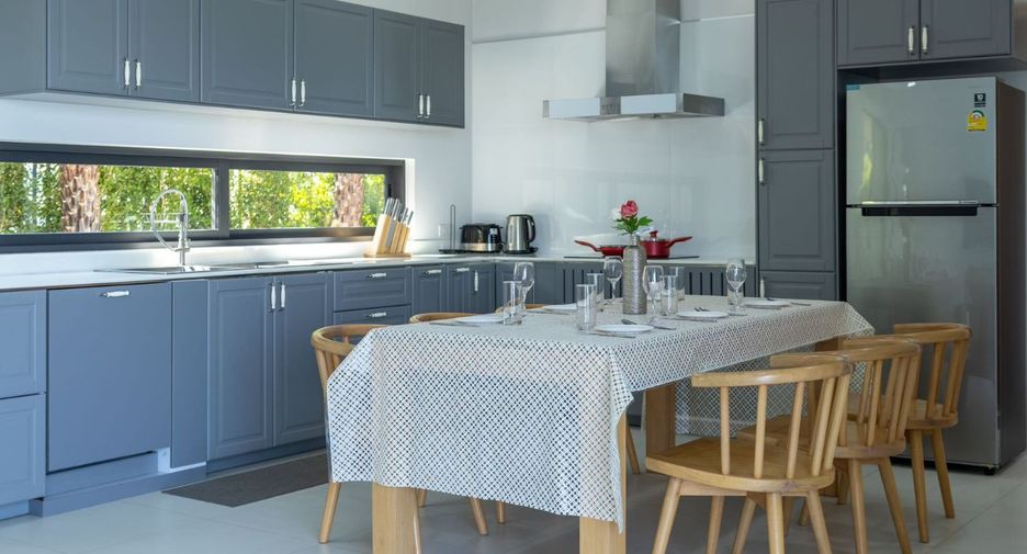 For rent 3 bedrooms villa in Mueang Phuket, Phuket