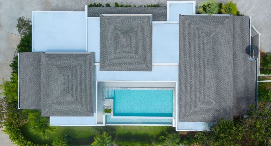 For rent 3 bedrooms villa in Mueang Phuket, Phuket