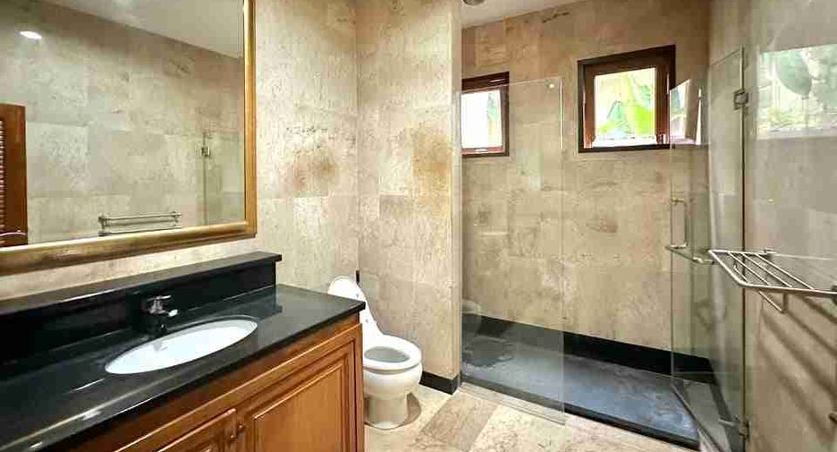 À vendre 4 chambres villa à Sattahip, Chonburi