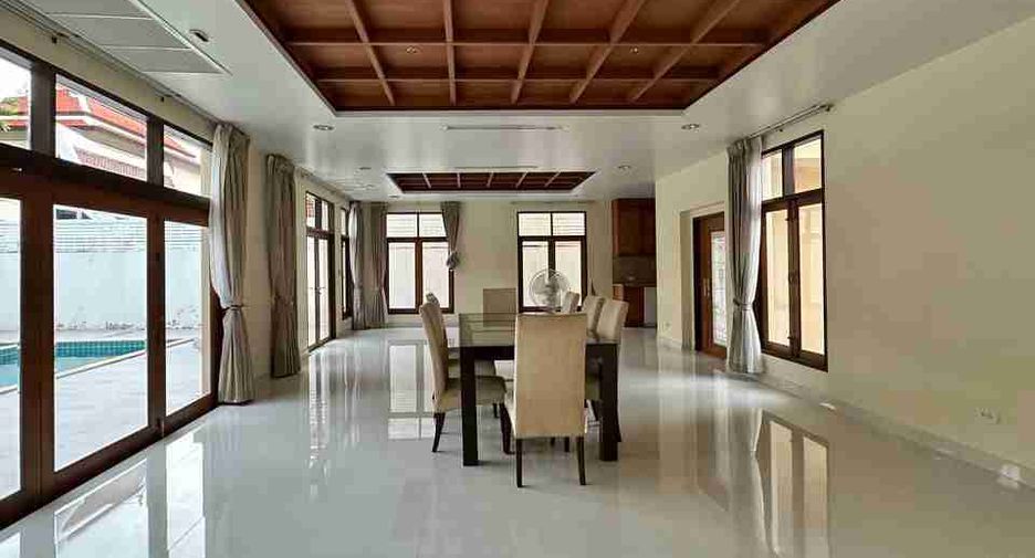À vendre 4 chambres villa à Sattahip, Chonburi