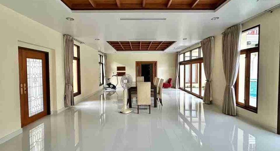 À vendre 4 chambres villa à Sattahip, Chonburi