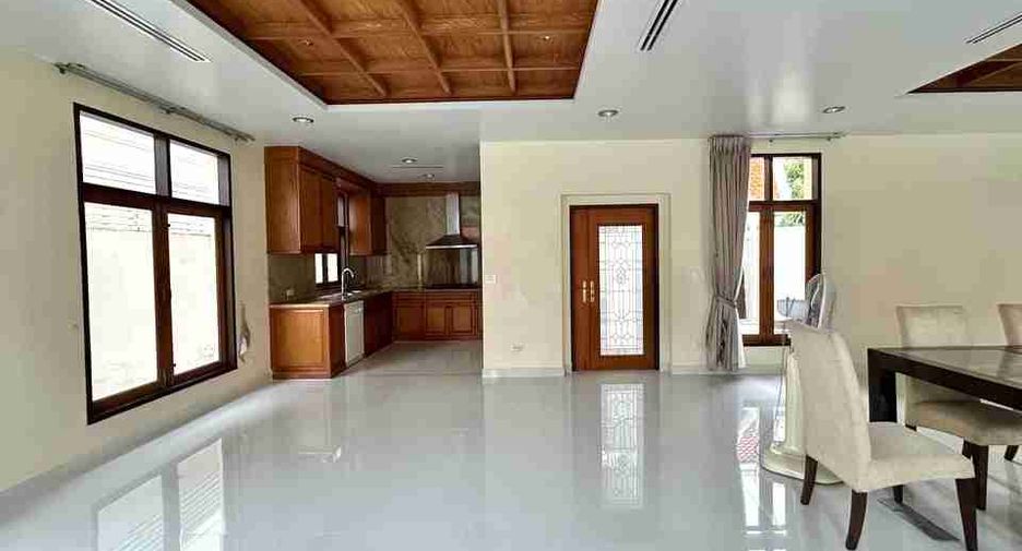 À vendre 4 chambres villa à Sattahip, Chonburi