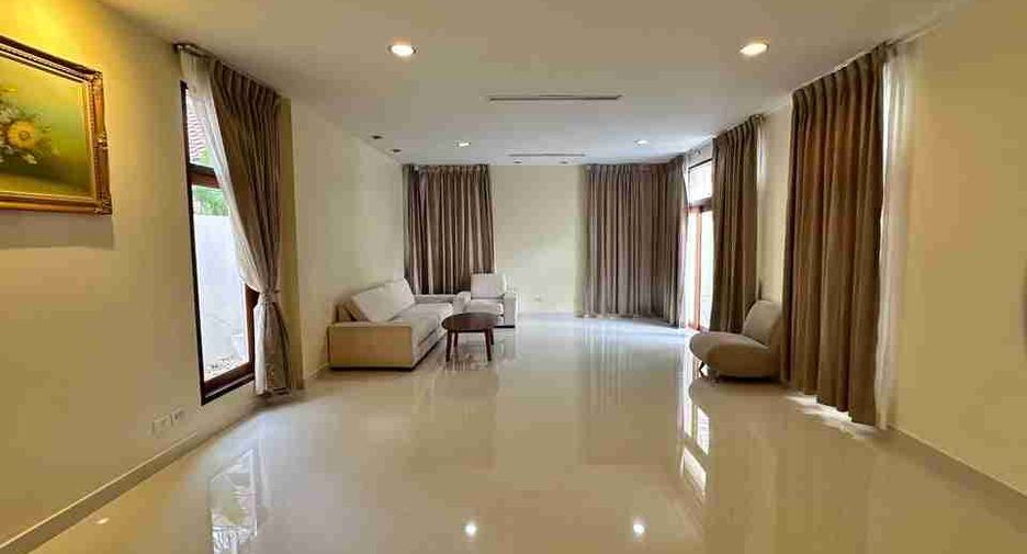 À vendre 4 chambres villa à Sattahip, Chonburi