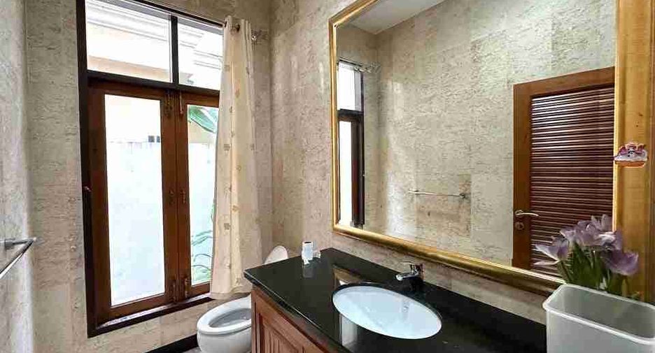 À vendre 4 chambres villa à Sattahip, Chonburi