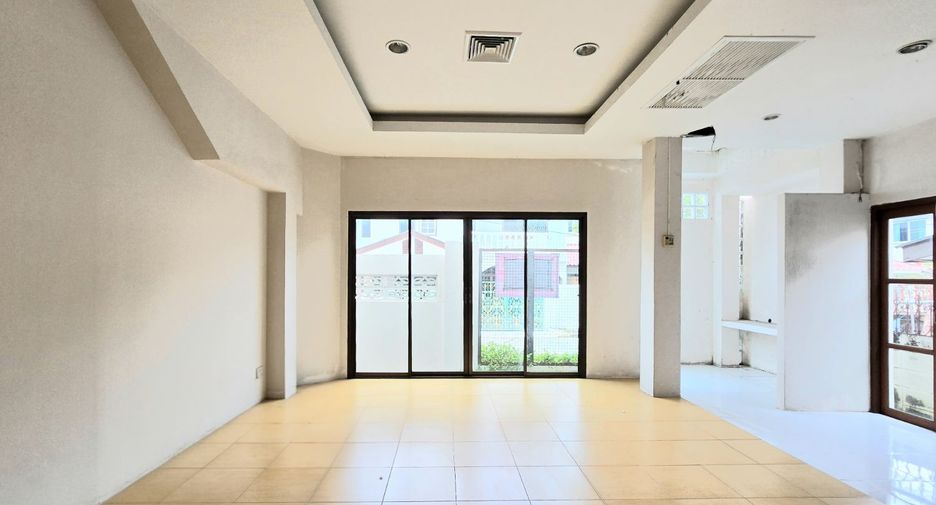 For sale 6 bedrooms house in Pak Kret, Nonthaburi
