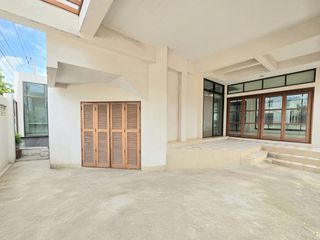 Casa en venta de 6 habitaciones en Pak Kret, Nonthaburi