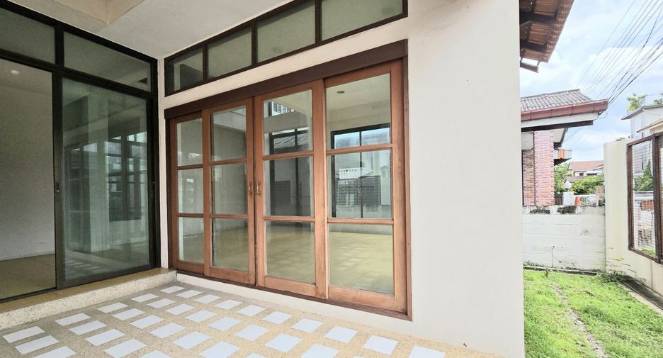 For sale 6 bedrooms house in Pak Kret, Nonthaburi