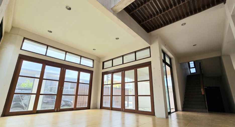 For sale 6 bedrooms house in Pak Kret, Nonthaburi