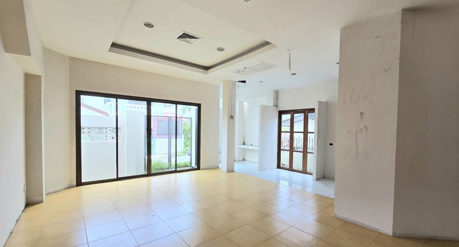 For sale 6 bedrooms house in Pak Kret, Nonthaburi