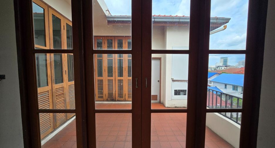 For sale 6 bedrooms house in Pak Kret, Nonthaburi