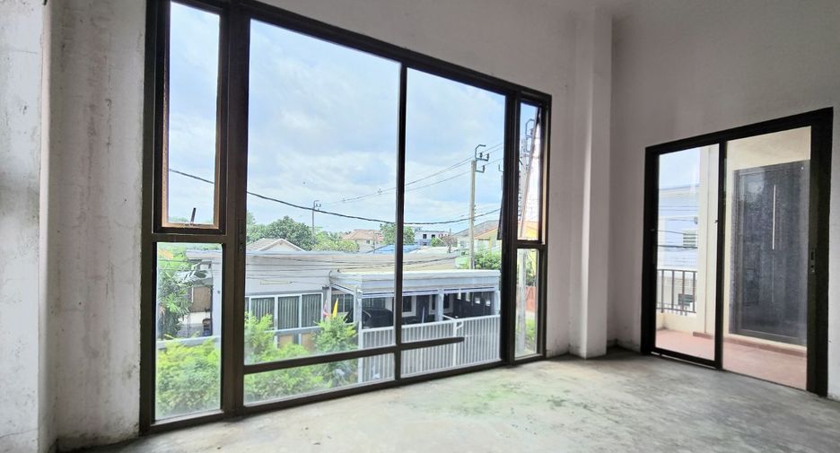For sale 6 bedrooms house in Pak Kret, Nonthaburi