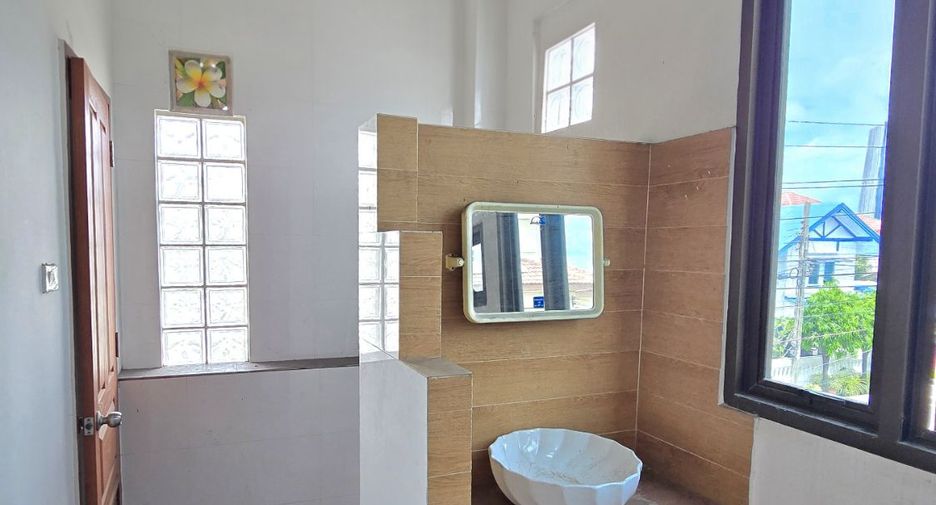 For sale 6 bedrooms house in Pak Kret, Nonthaburi