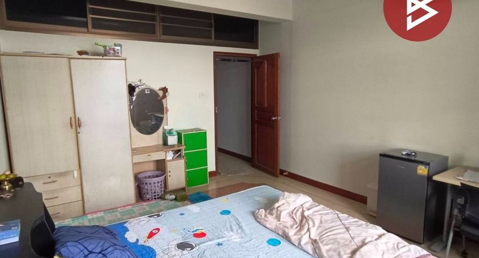 For sale 6 bedrooms retail Space in Mueang Samut Prakan, Samut Prakan