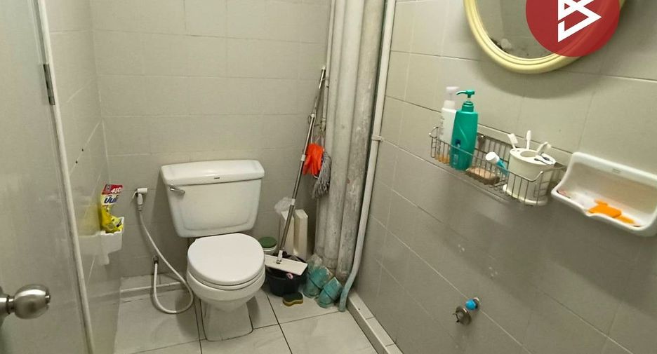 For sale 6 bedrooms retail Space in Mueang Samut Prakan, Samut Prakan