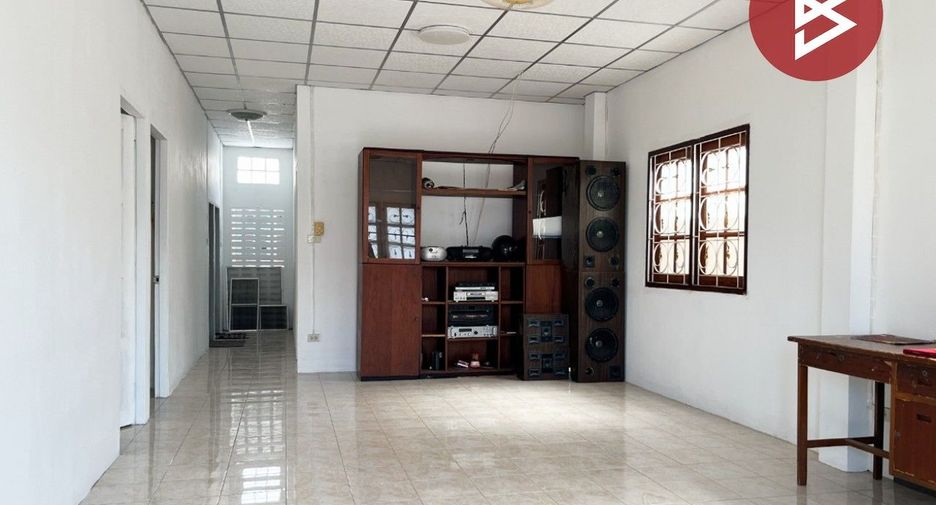 For sale 4 bedrooms townhouse in Phra Samut Chedi, Samut Prakan