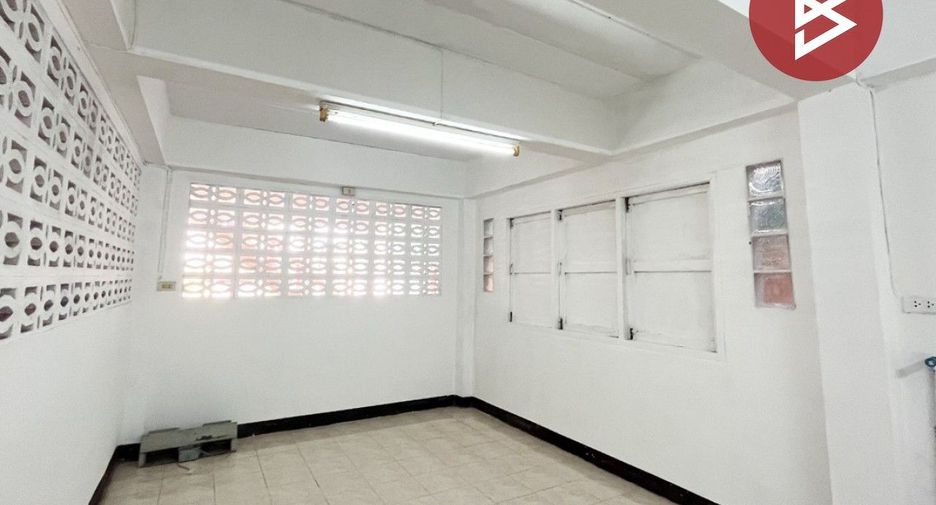 For sale 4 bedrooms townhouse in Phra Samut Chedi, Samut Prakan