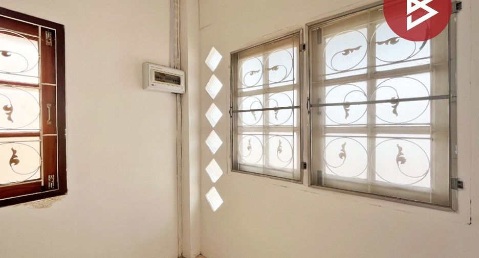 For sale 4 bedrooms townhouse in Phra Samut Chedi, Samut Prakan