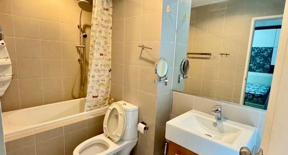 For rent 3 bedrooms townhouse in Suan Luang, Bangkok