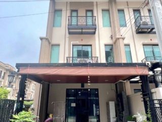 For sale 2 ベッドルーム townhouse in Saphan Sung, Bangkok