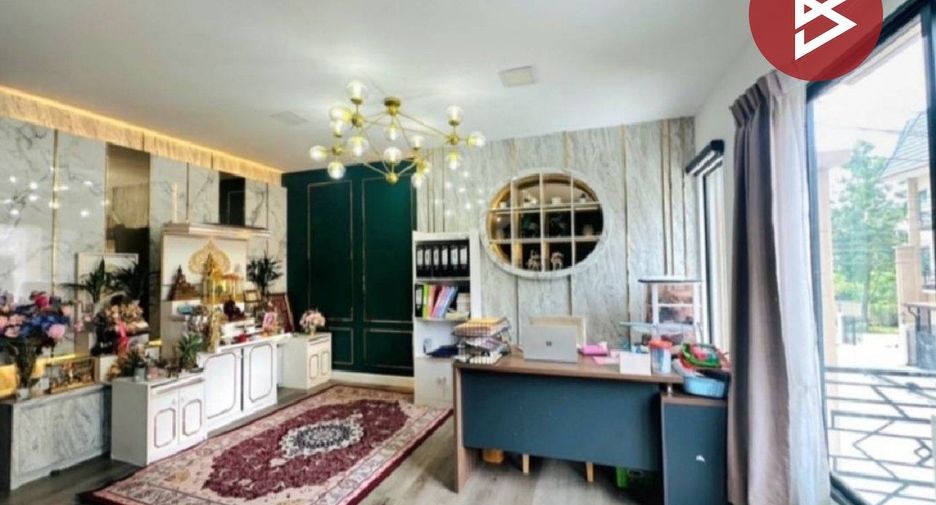 Casa adosada en venta de 2 habitaciones en Saphan Sung, Bangkok