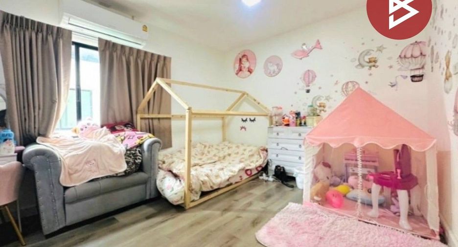 Casa adosada en venta de 2 habitaciones en Saphan Sung, Bangkok