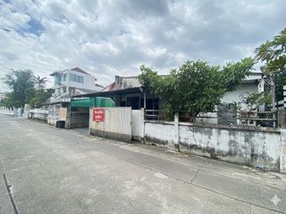 出售 4 卧室 独立屋 在 Lat Phrao, 曼谷