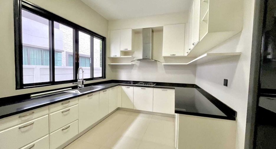 Casa en alquiler de 4 habitaciones en Mueang Samut Prakan, Samut Prakan