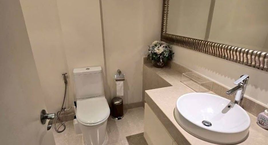 Wohnung zur Miete mit 2 Zimmer in Pathum Wan, Bangkok