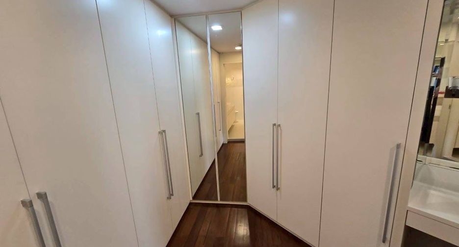 Wohnung zur Miete mit 2 Zimmer in Pathum Wan, Bangkok
