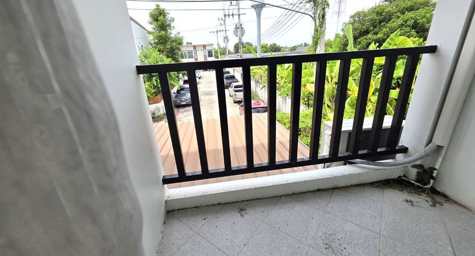 À vendre 2 chambres maison de ville à Bang Lamung, Chonburi