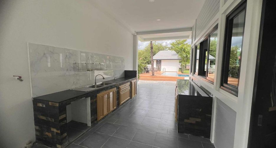 À vendre 5 chambres villa à San Sai, Chiang Mai