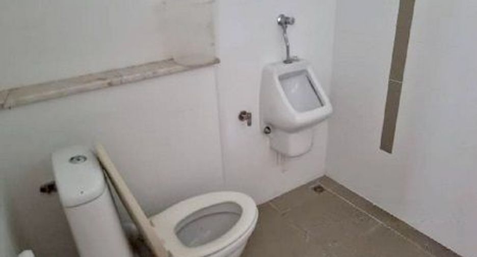 For sale 3 bedrooms house in Bang Sao Thong, Samut Prakan