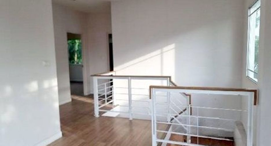 For sale 3 bedrooms house in Bang Sao Thong, Samut Prakan