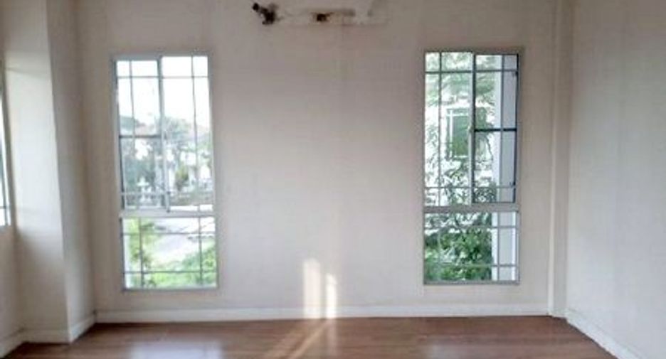 For sale 3 bedrooms house in Bang Sao Thong, Samut Prakan