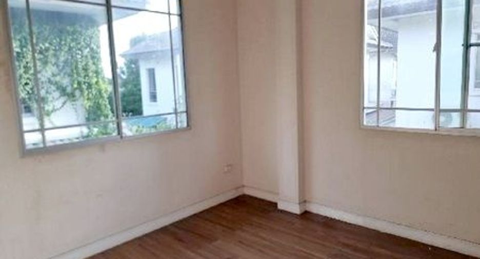 For sale 3 bedrooms house in Bang Sao Thong, Samut Prakan