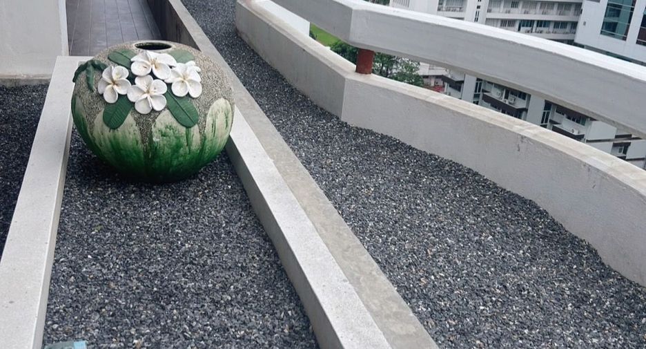 For rent 4 bedrooms condo in Watthana, Bangkok