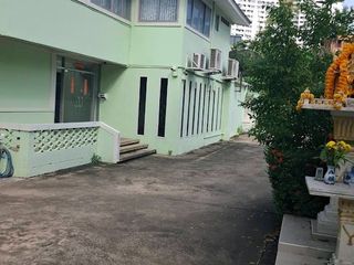 ให้เช่า 2 ห้องนอน บ้านเดี่ยว ใน วัฒนา, กรุงเทพฯ