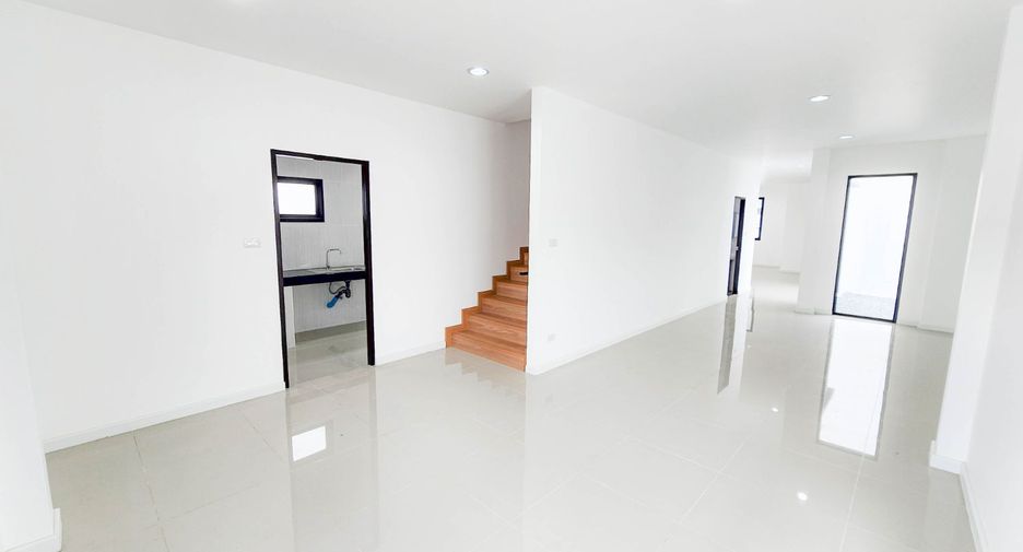 For sale 3 bedrooms house in Thawi Watthana, Bangkok