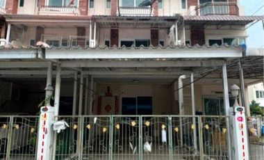 For sale 4 bedrooms townhouse in Bang Khen, Bangkok
