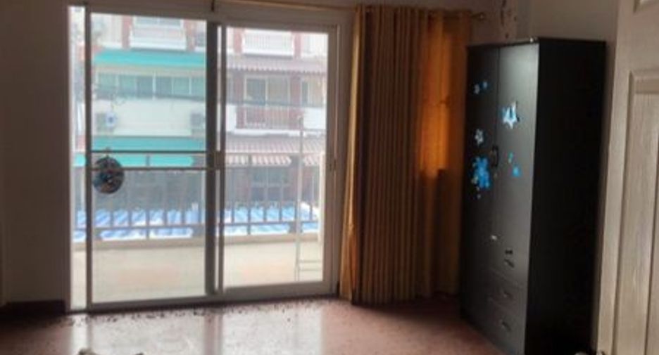 For sale 4 bedrooms townhouse in Bang Khen, Bangkok