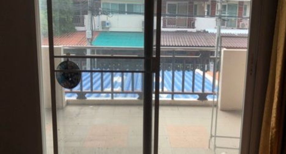 For sale 4 bedrooms townhouse in Bang Khen, Bangkok