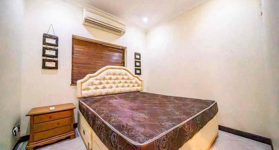 For sale 4 bedrooms villa in Bang Lamung, Chonburi